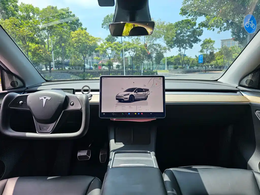 Tesla Model Y 2023 — фото 12