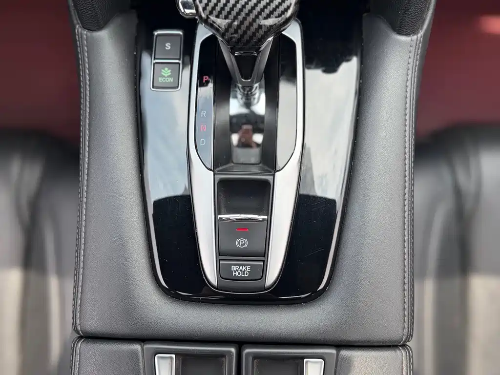Honda UR-V 2017 — фото 25