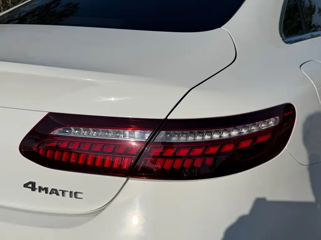 Mercedes-Benz E-Class 2023 — фото 24