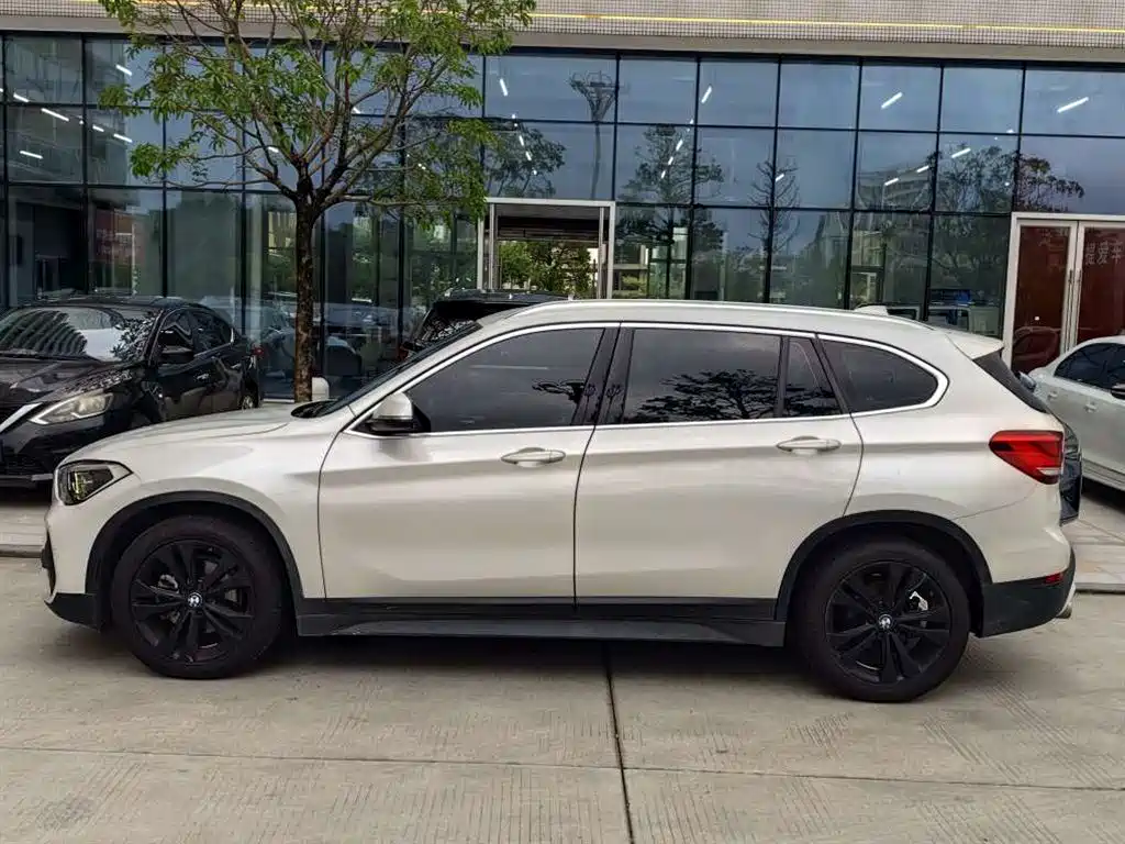 BMW X1 2021 — фото 3
