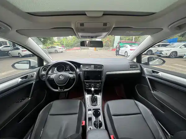 Volkswagen Golf 2020