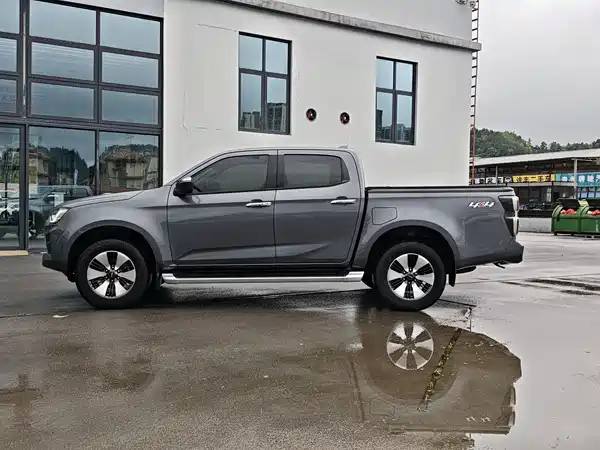 Isuzu D-MAX 2023