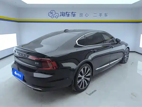 Volvo S90 2023