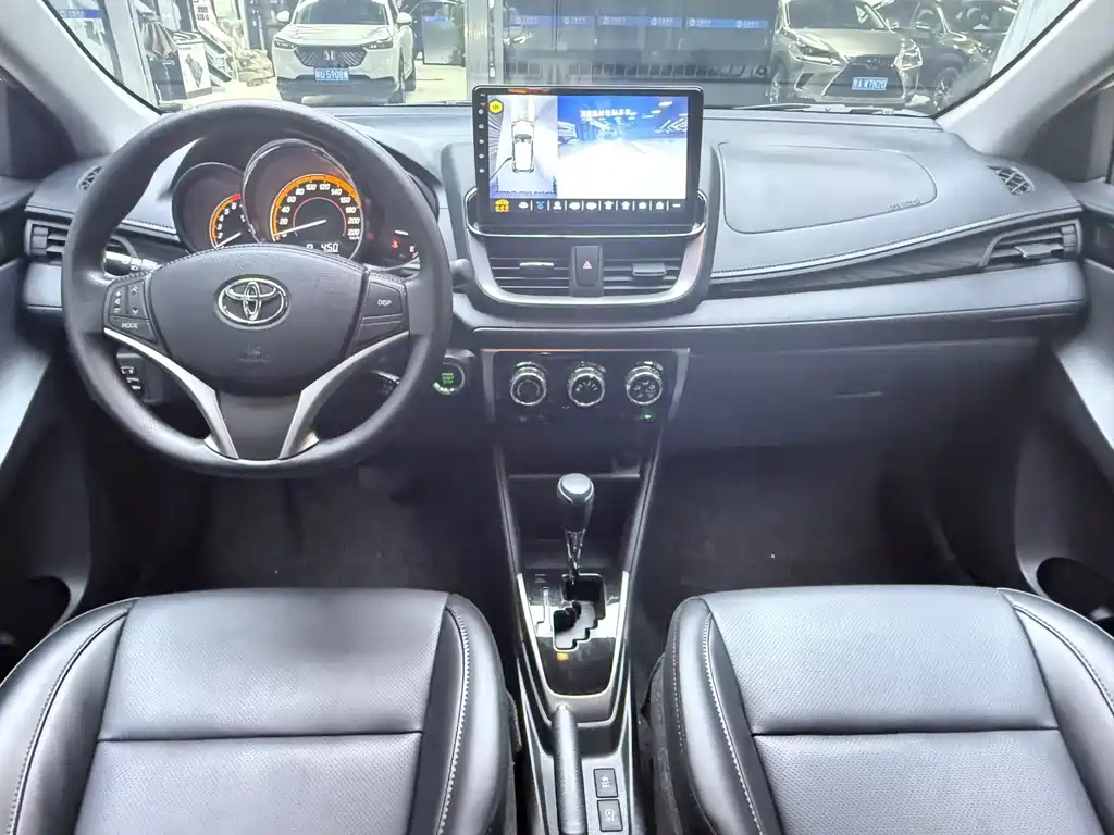 Toyota Yaris L 2022 — фото 19