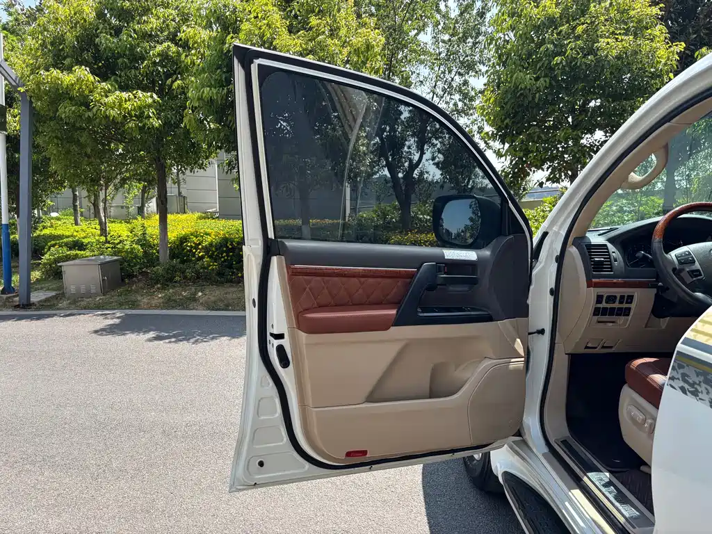 Toyota Land Cruiser 2015 — фото 23