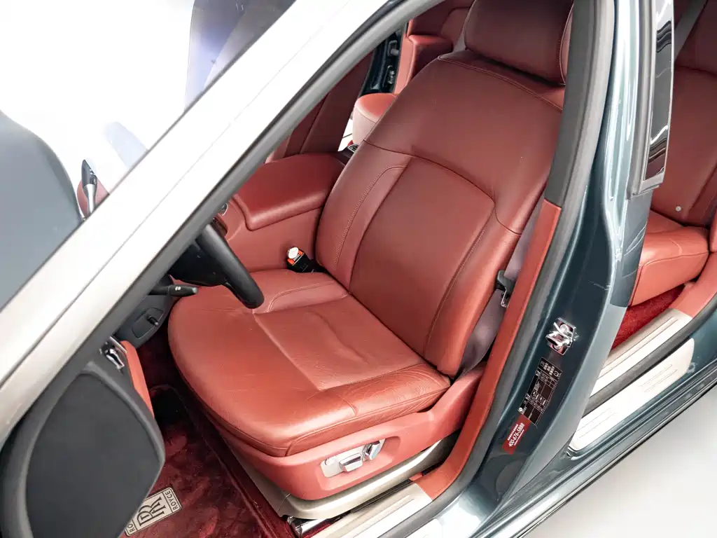 Rolls-Royce Ghost 2015 — фото 12