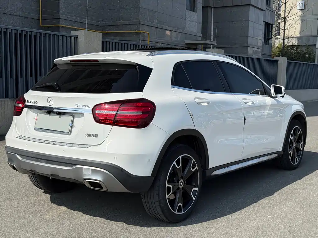 Mercedes-Benz GLA 2018 — фото 13