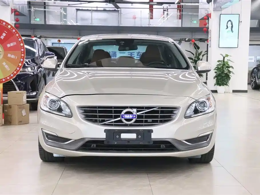 Volvo S60 2017 — фото 2