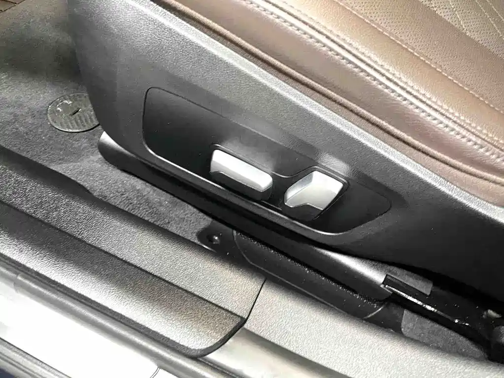 BMW 3 Series 2023 — фото 11