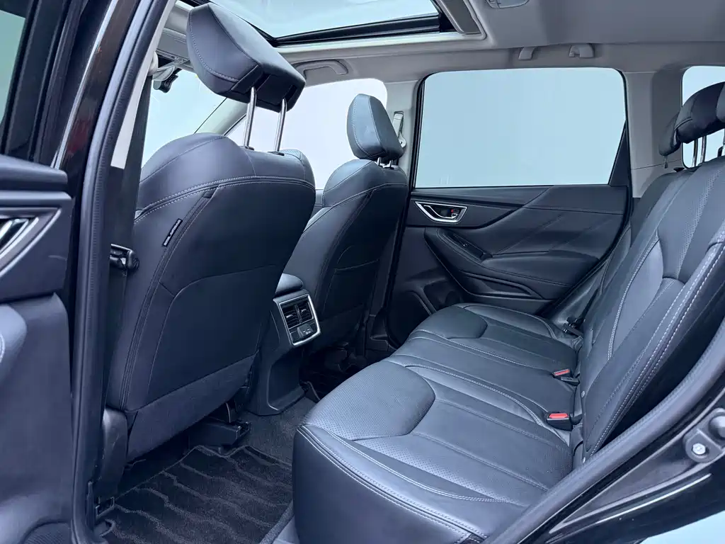 Subaru Forester 2019 — фото 8