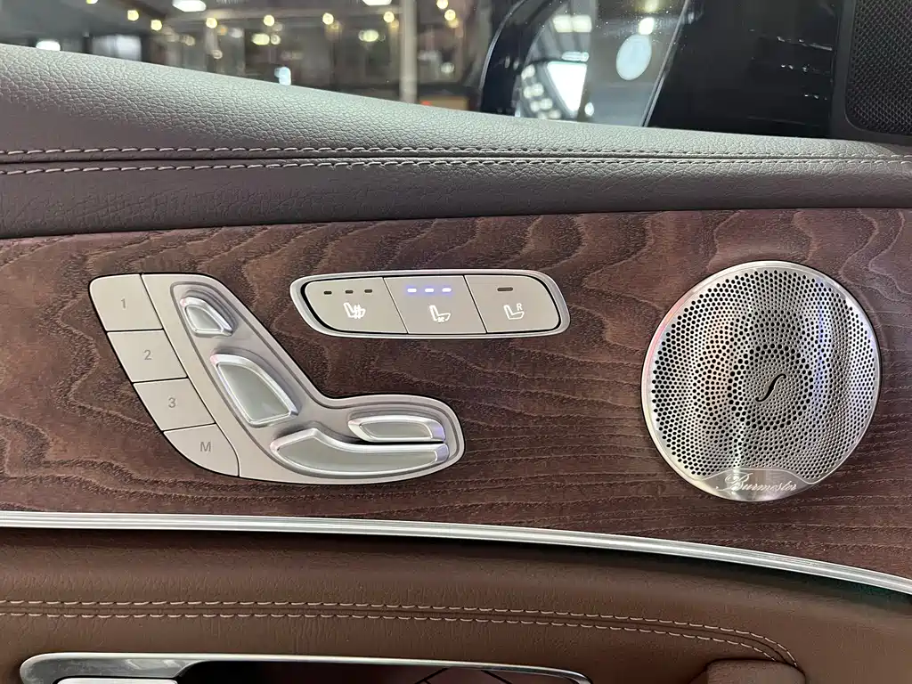 Mercedes-Benz E-Class 2022 — фото 12
