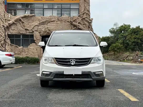 Baojun 730 2015