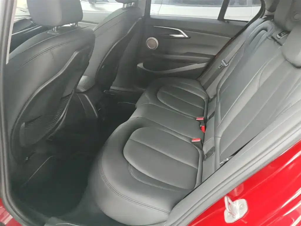BMW 1 Series 2017 — фото 17