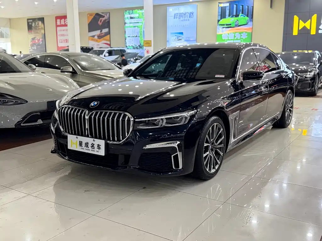 BMW 7 Series 2021 — фото 1