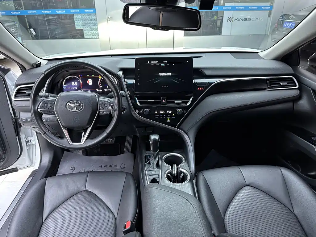 Toyota Camry 2022 — фото 7