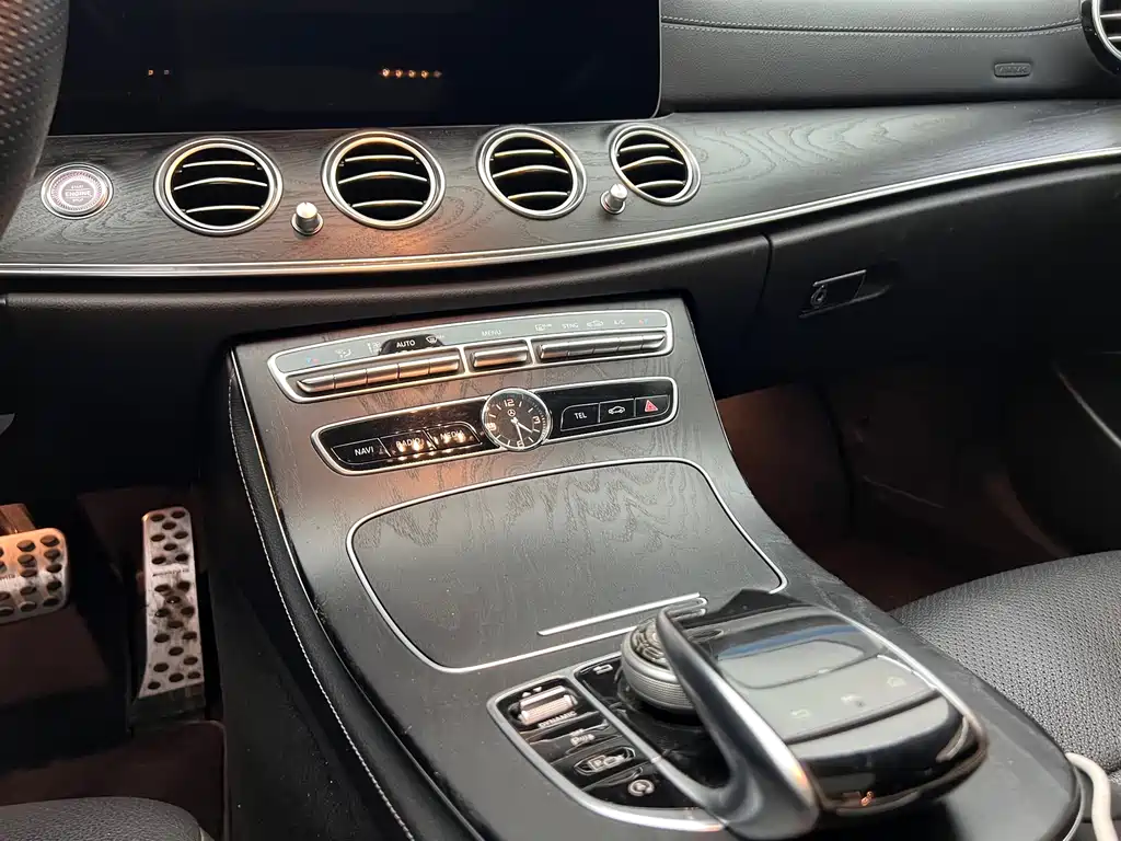 Mercedes-Benz E-Class 2018 — фото 10
