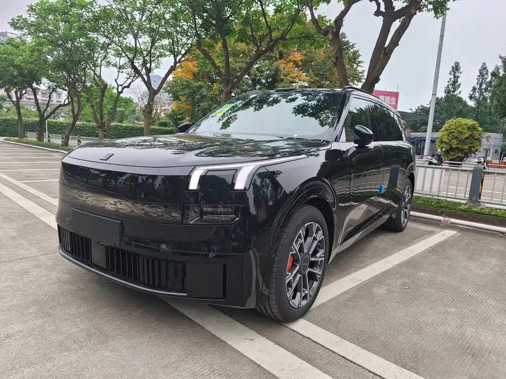 Lynk & Co 900 2026