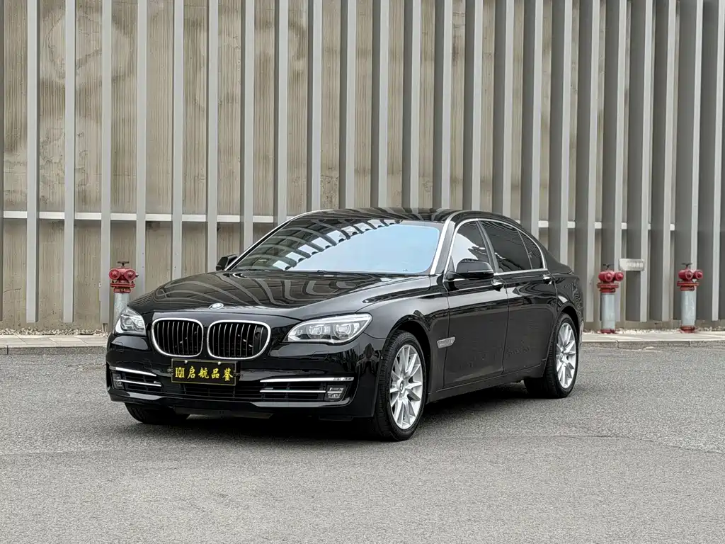 BMW 7 Series 2016 — фото 1
