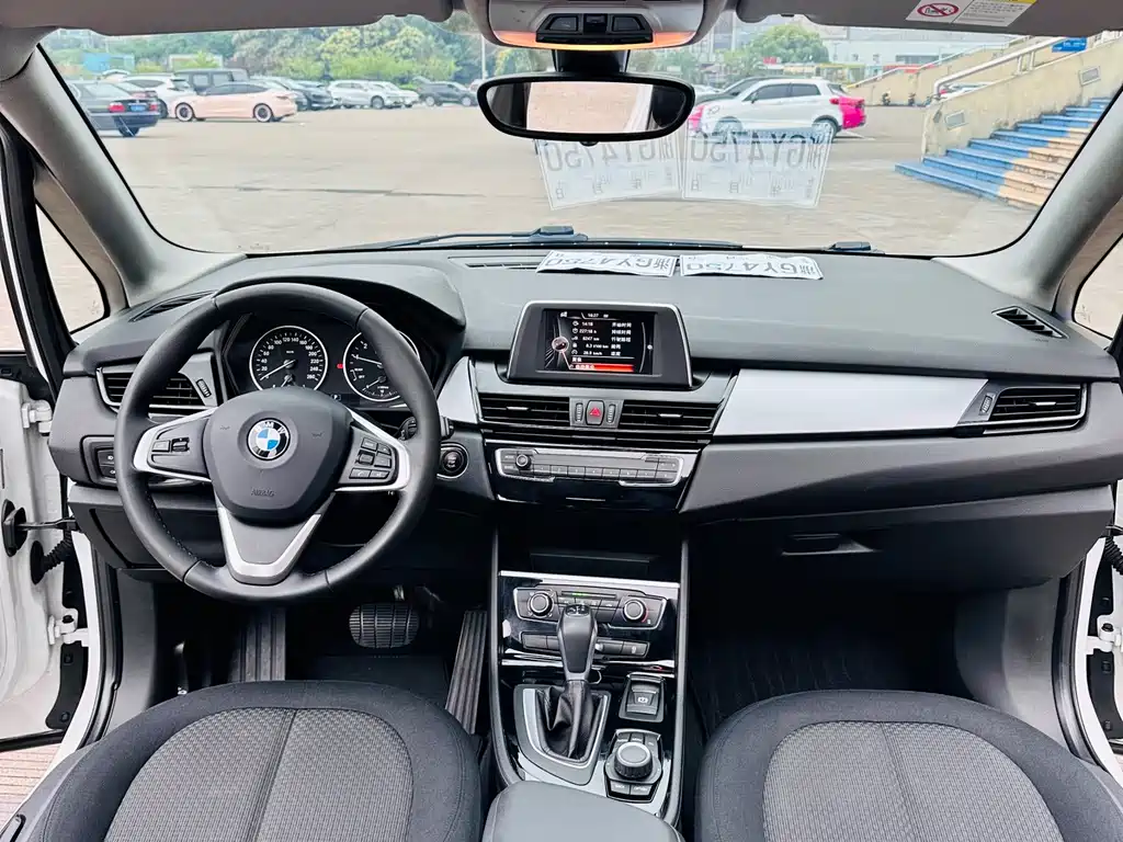 BMW 2 Series Active Tourer 2016 — фото 16