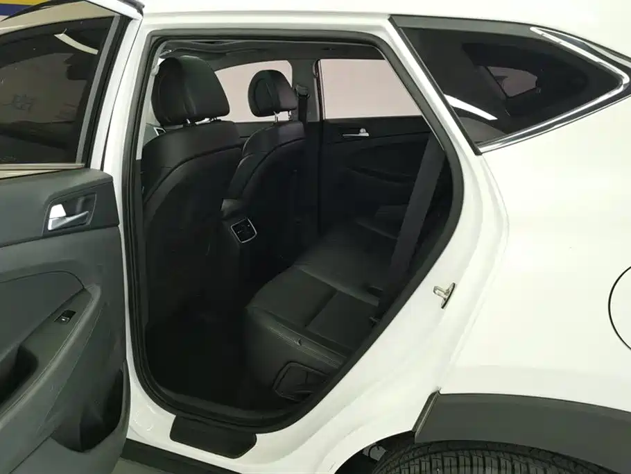 Hyundai Tucson 2018 — фото 11