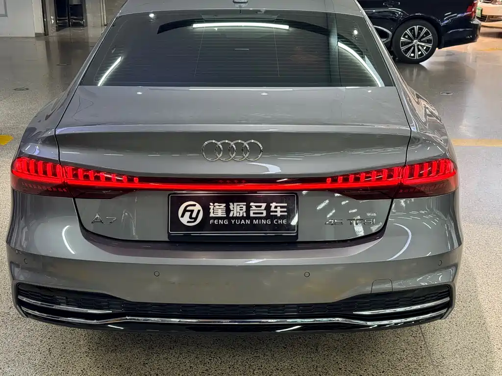 Audi A7L 2024 — фото 17