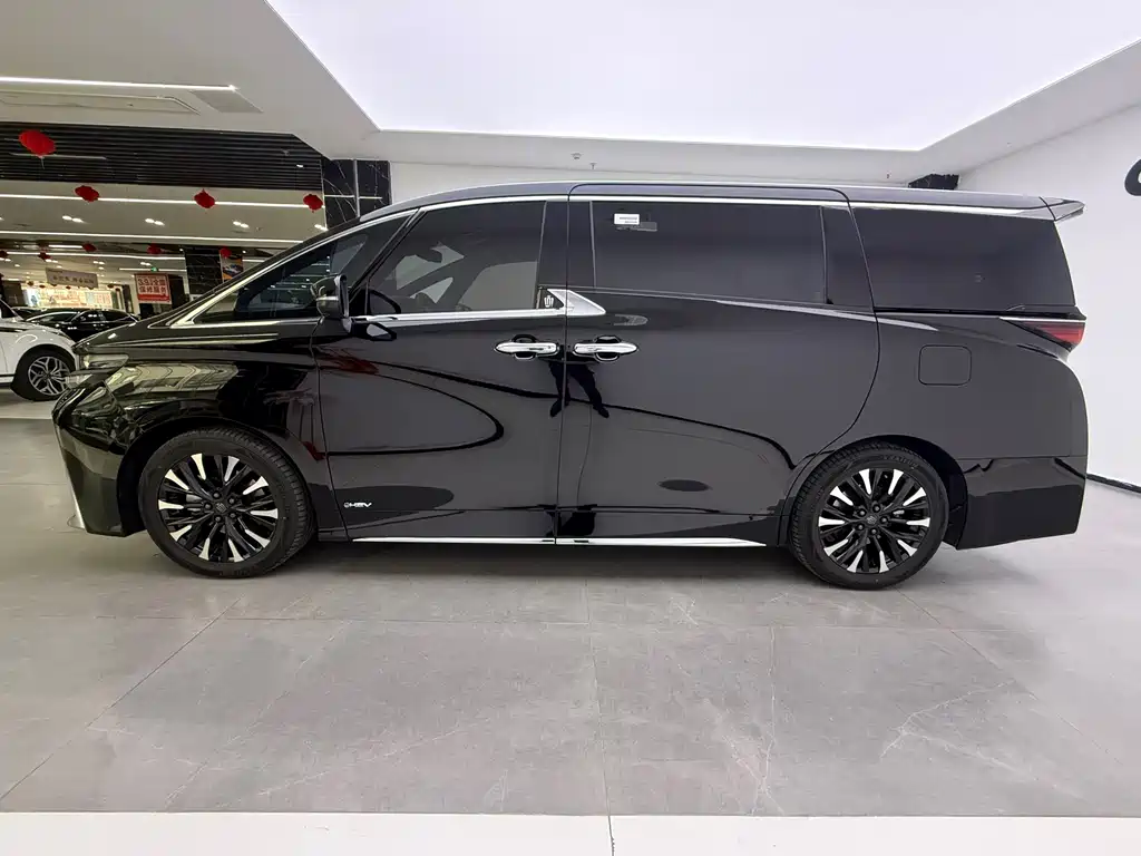 Toyota Vellfire 2024 — фото 5