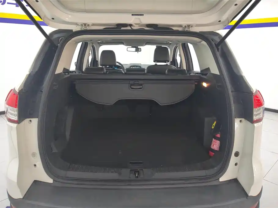 Ford Kuga 2015 — фото 4