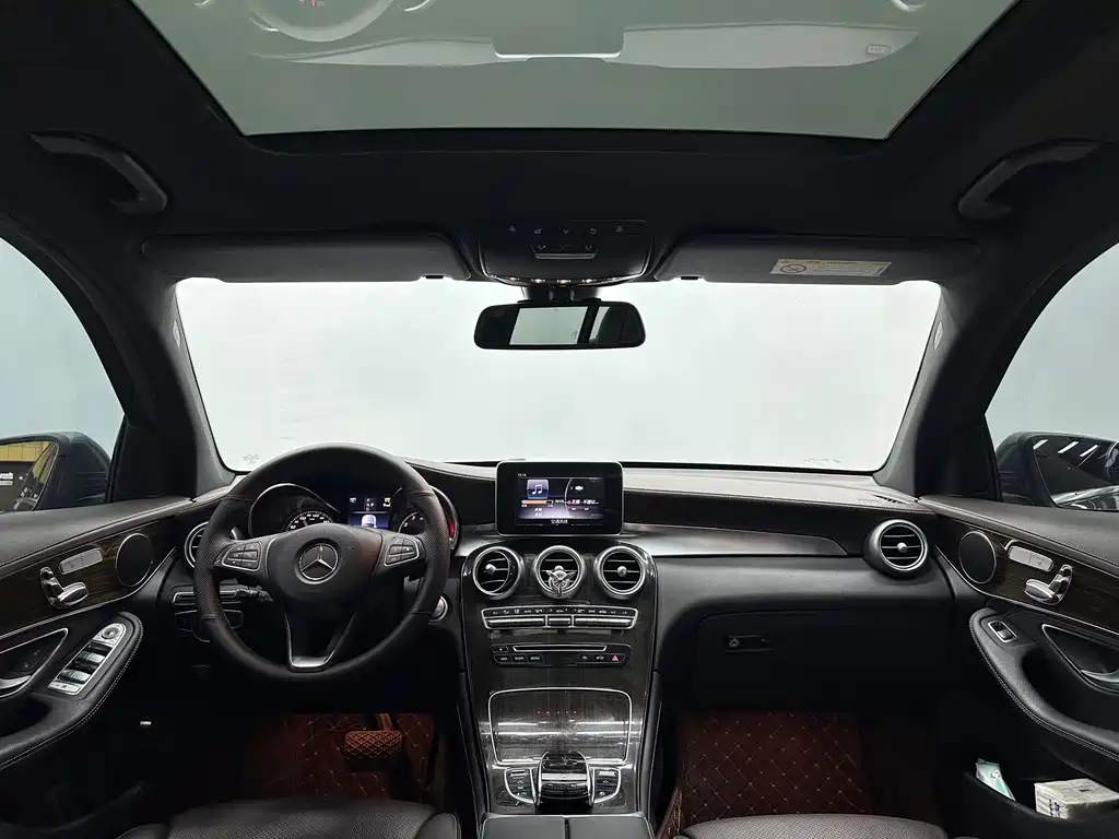 Mercedes-Benz GLC 2018 — фото 14