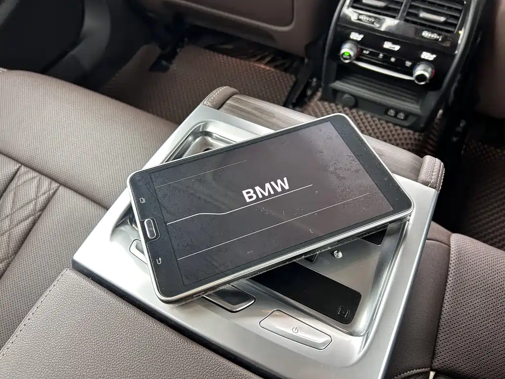 BMW 5 Series 2021 — фото 15
