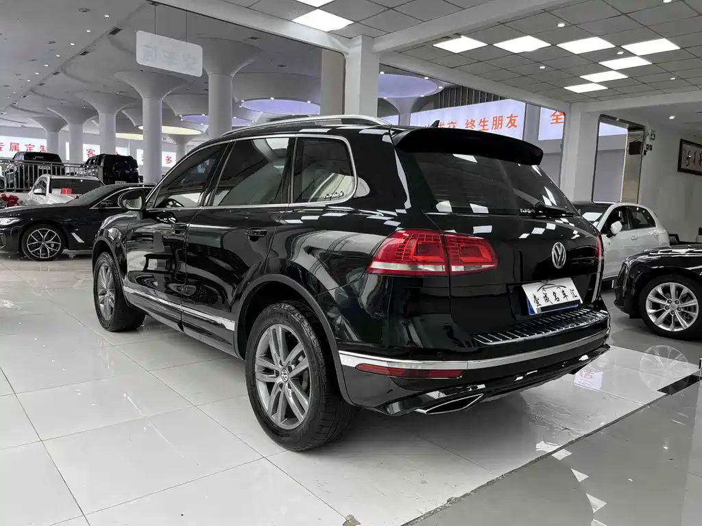 Volkswagen Touareg 2018 — фото 9