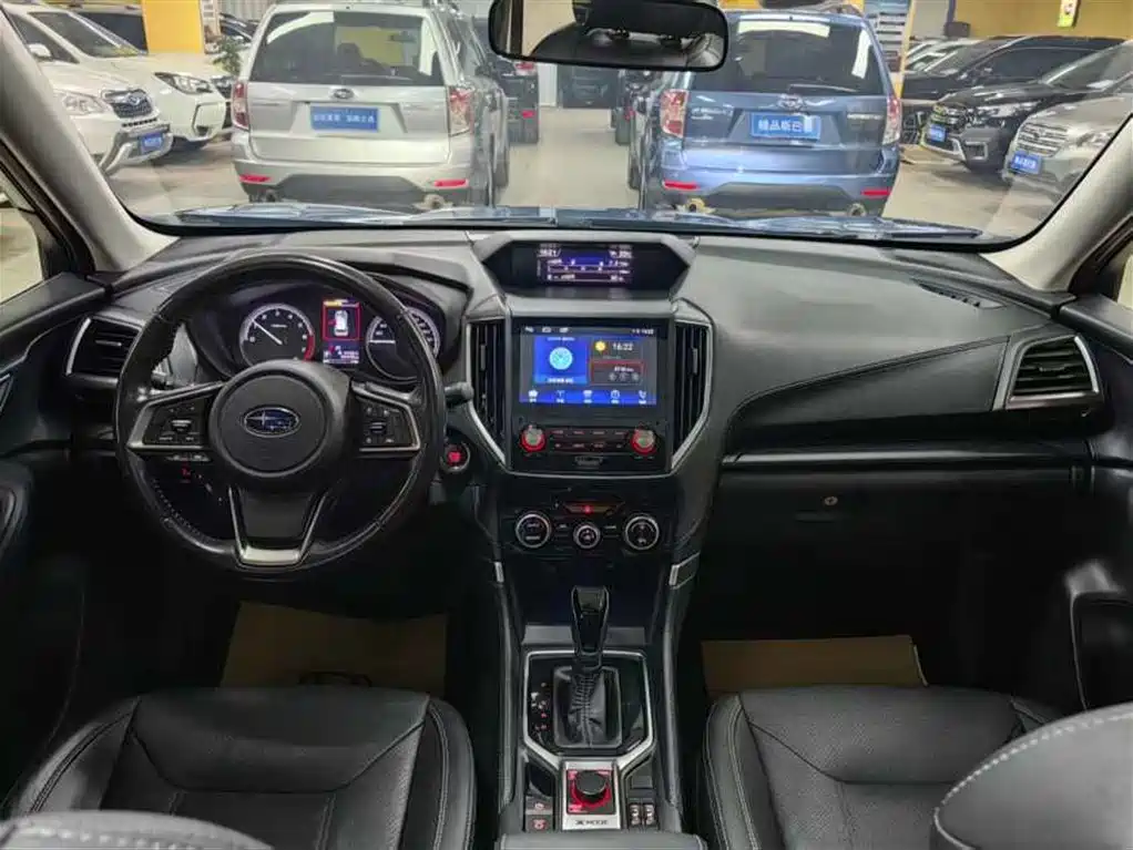 Subaru Forester 2019 — фото 12