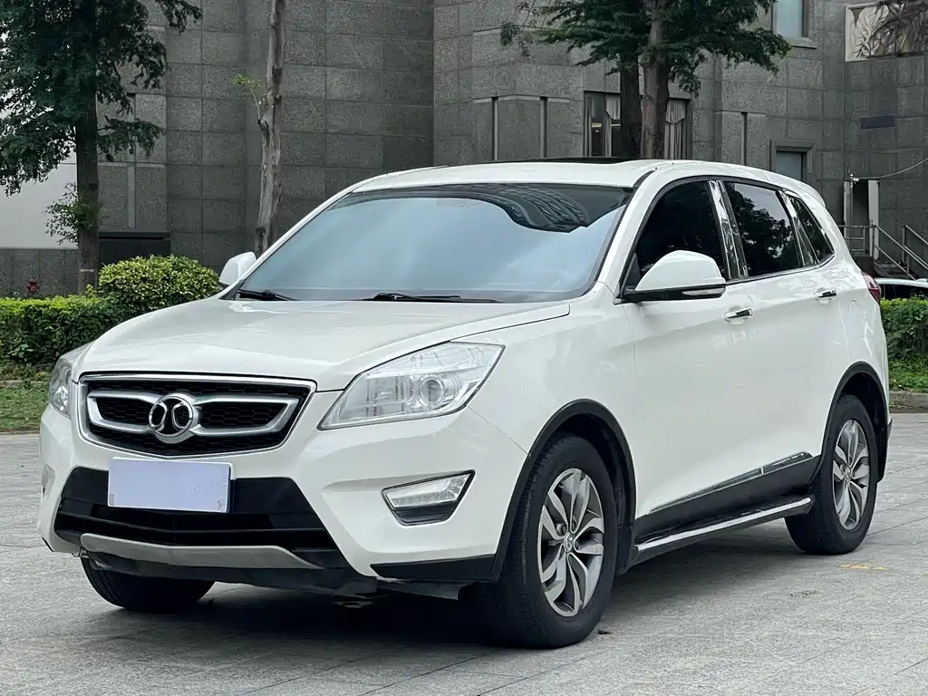BAIC Senova X65 2017 — фото 1