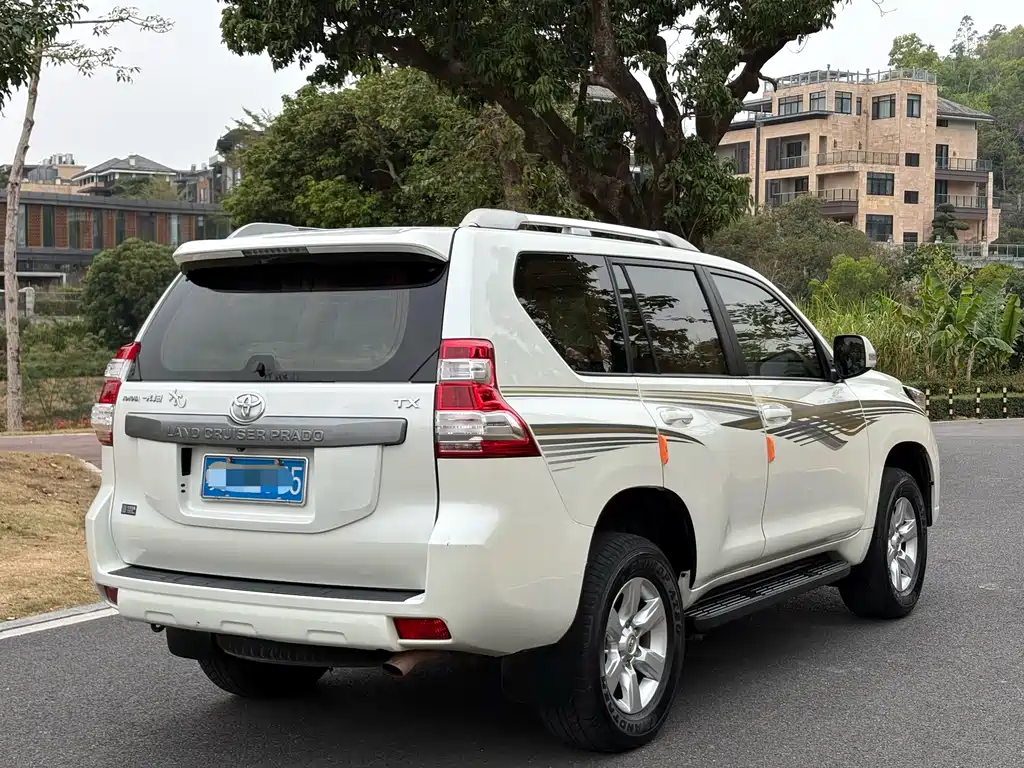 Toyota Prado 2015 — фото 9
