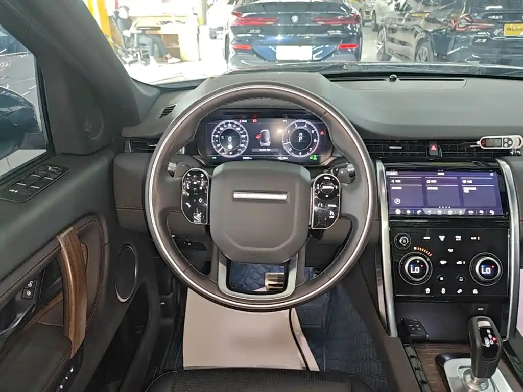 Land Rover Discovery Sport 2021 — фото 10