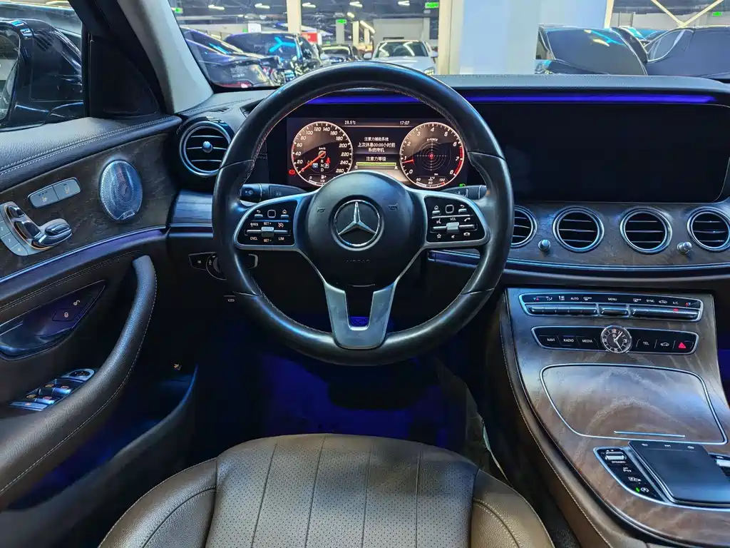 Mercedes-Benz E-Class 2019 — фото 15