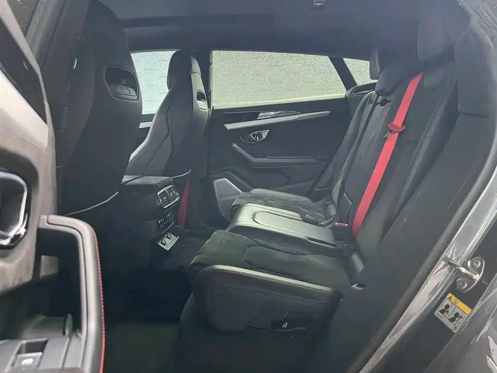 Lamborghini Urus 2018 — фото 17