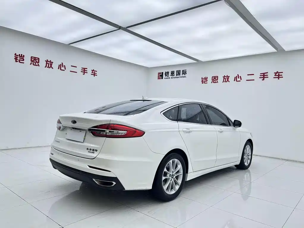Ford Mondeo 2021 — фото 16