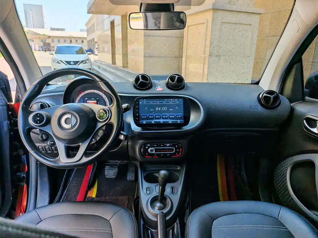 smart Fortwo 2017 — фото 10