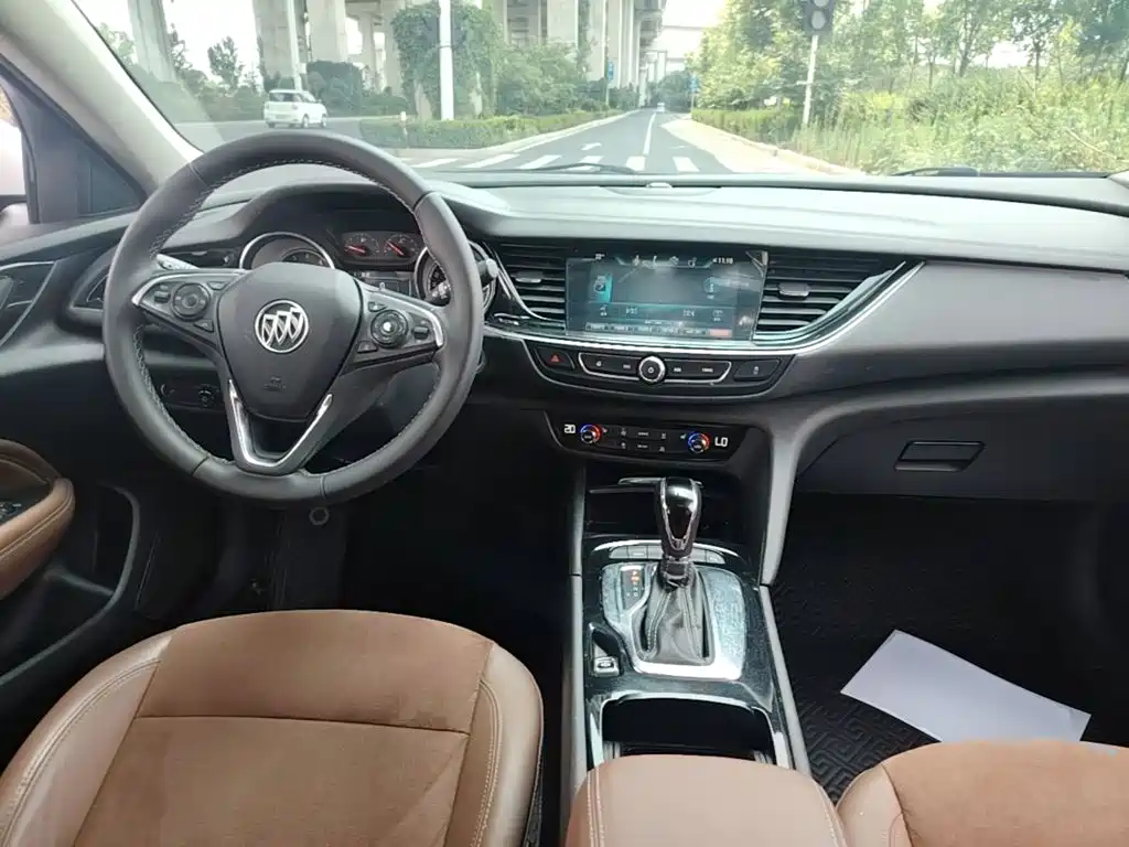 Buick Regal 2019 — фото 10