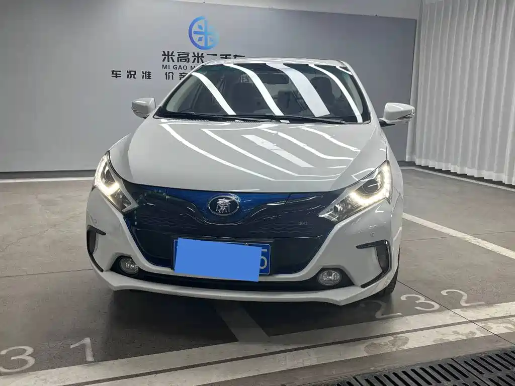 BYD Qin NEV 2017 — фото 2
