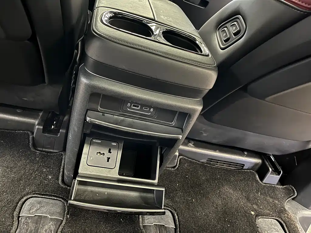 GAC Motor Trumpchi M8 2023 — фото 11