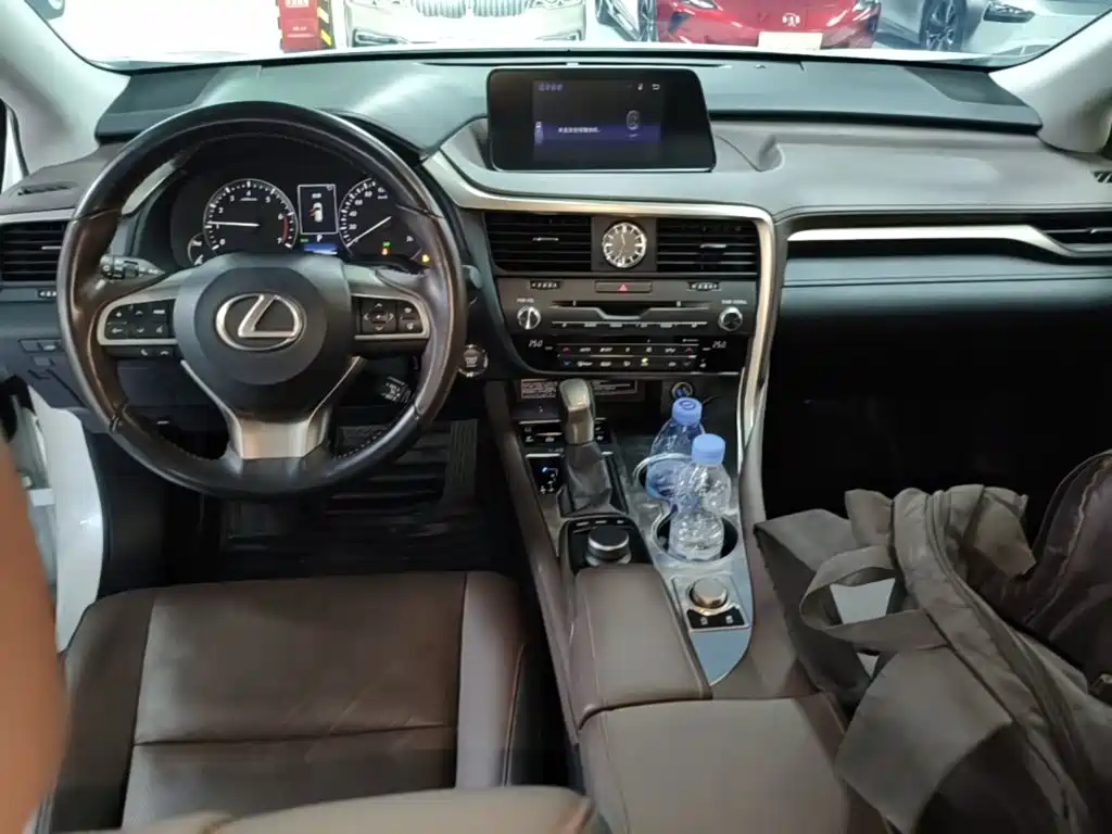 Lexus RX 2017 — фото 10