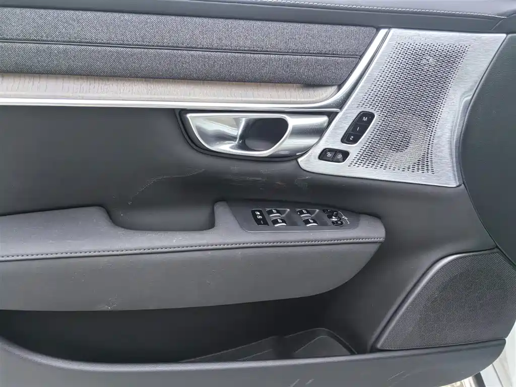 Volvo S90 PHEV 2025 — фото 10