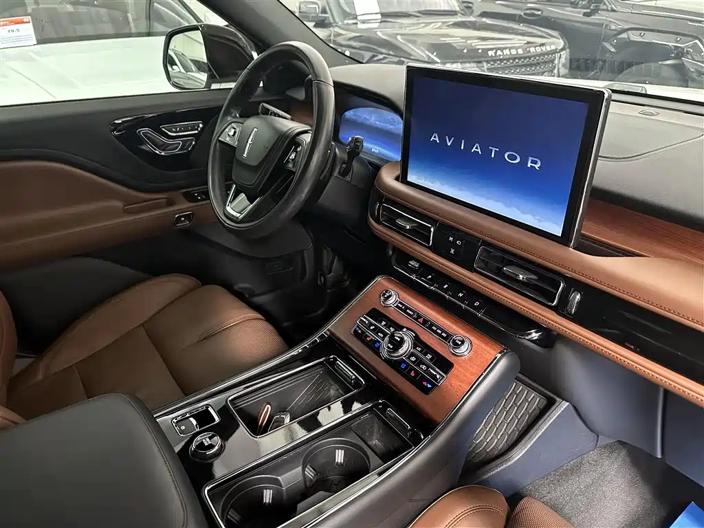 Lincoln Aviator 2022 — фото 18