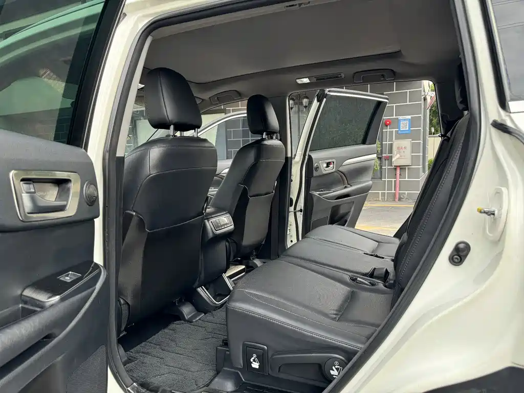 Toyota Highlander 2016 — фото 10