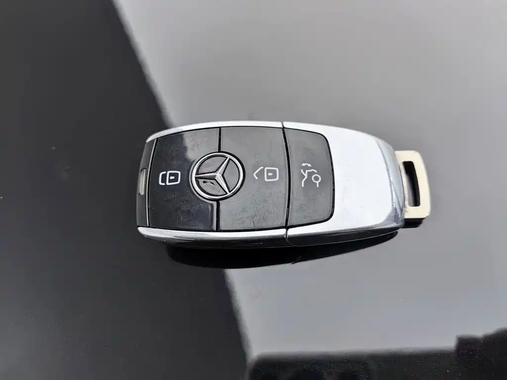 Mercedes-Benz EQC 2022 — фото 19