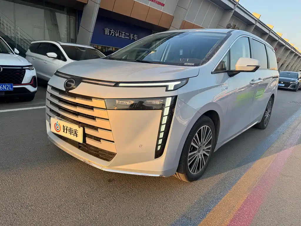 GAC Motor E8 Hybrid 2025 — фото 1