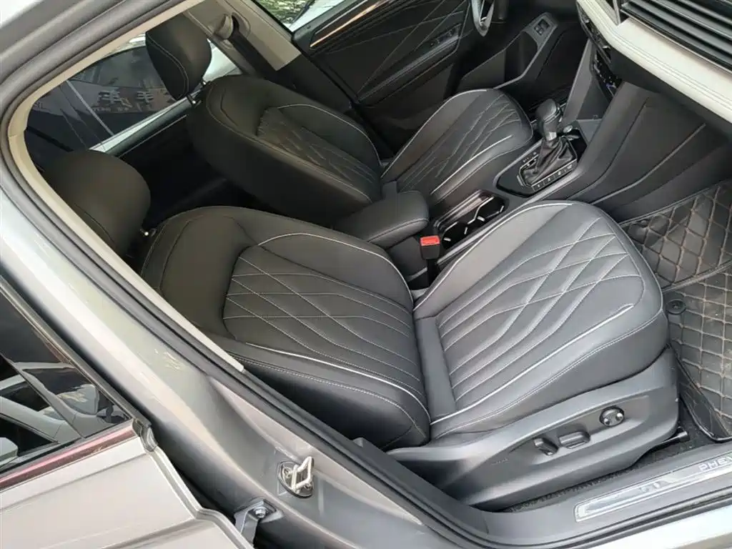 Volkswagen Tiguan L PHEV 2023 — фото 25