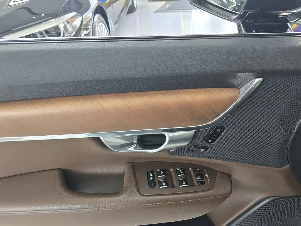 Volvo S90 2025 — фото 13