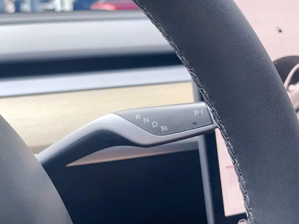 Tesla Model Y 2023 — фото 18
